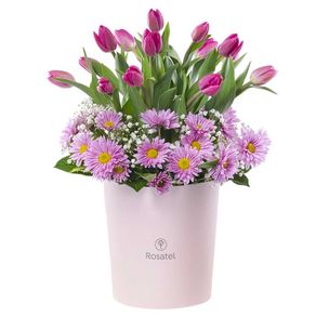Sombrerera Rosada Grande con 15 Tulipanes y Flores