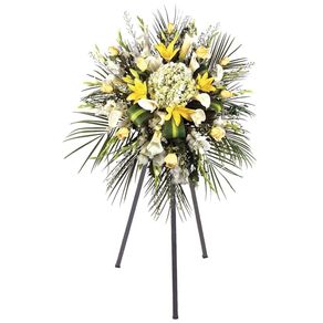 lagrima-con-tripode-con-10-rosas-amarillas-y-flores-variadas