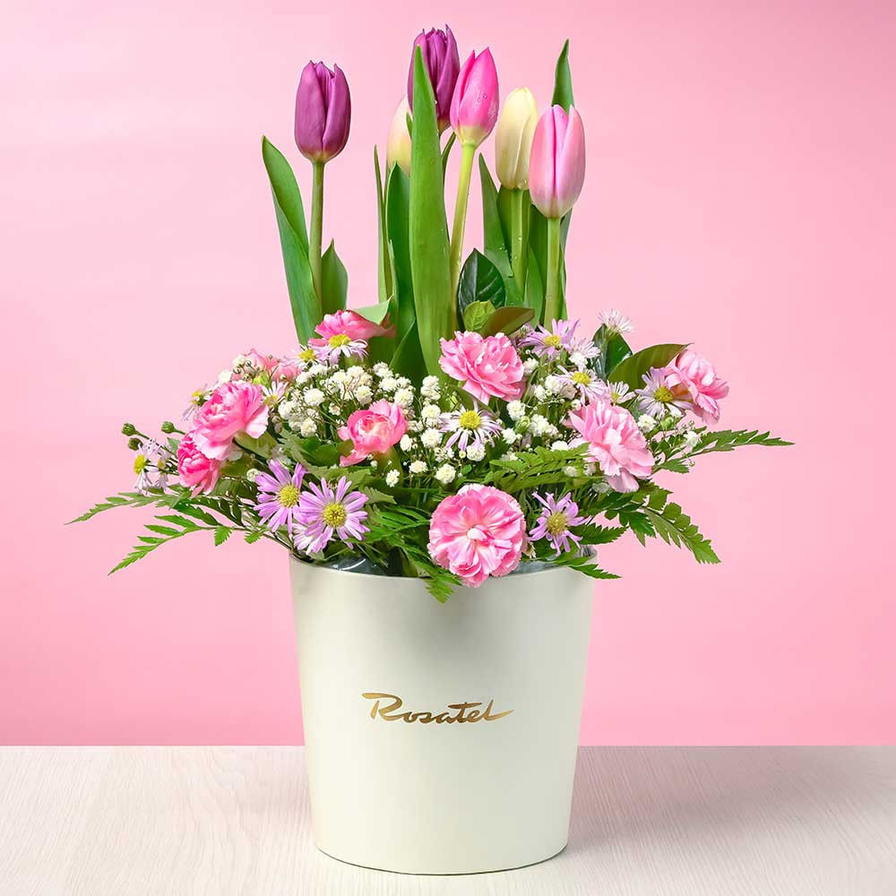 Sombrerera Crema Mediana con Tulipanes y Clavelinos