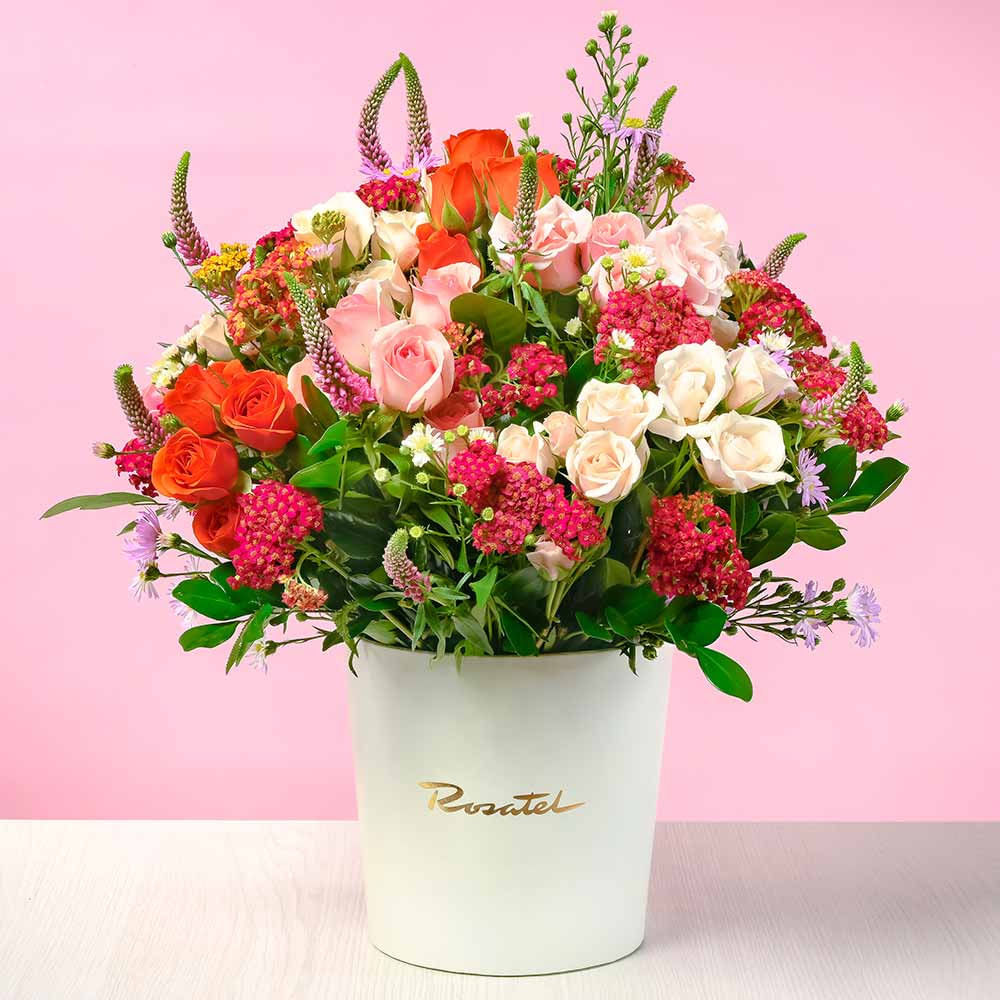 Sombrerera Crema Mediana con Mini Rosas y Flores