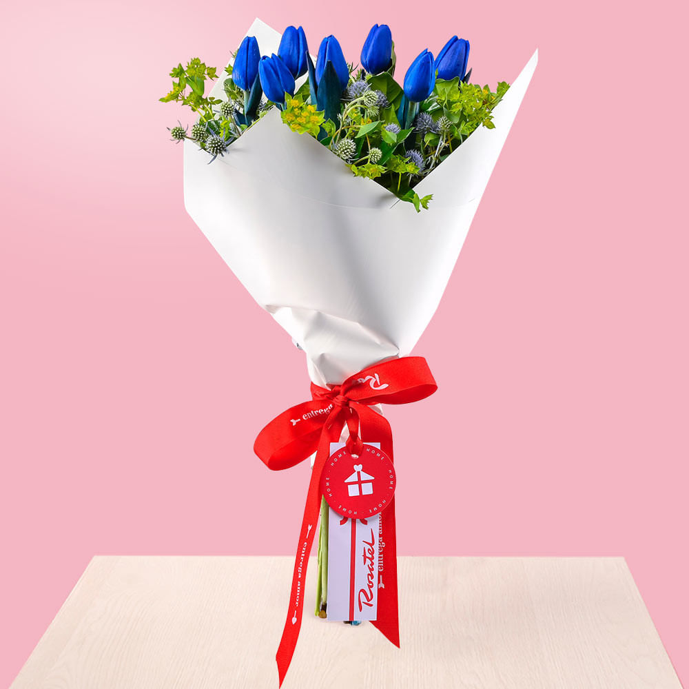 Ramo con Tulipanes Azules y Flores