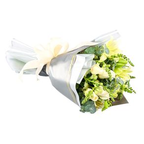 ramo-con-rosas-cremas-y-liliums