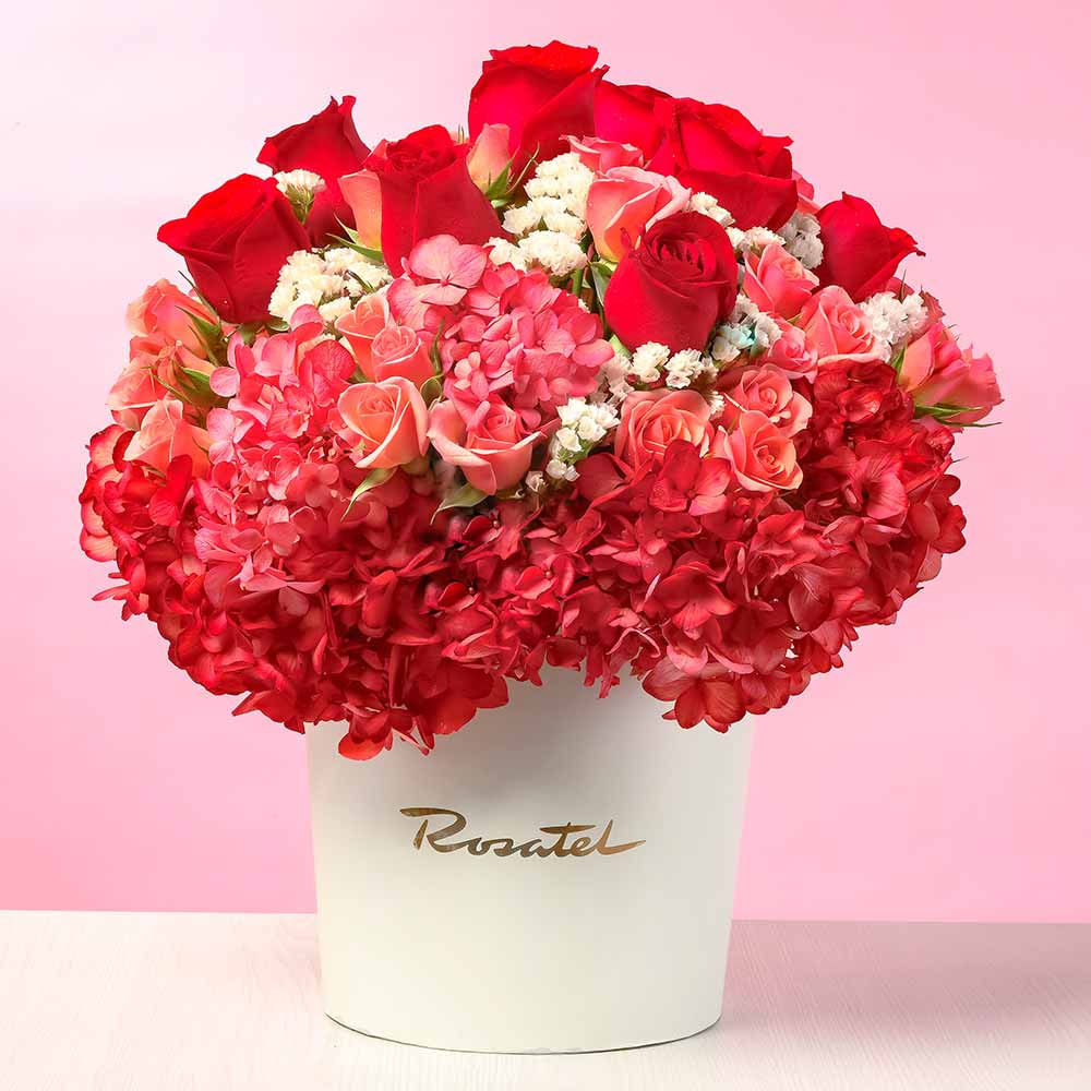 Sombrerera Crema Grande con 10 Rosas y Mini Rosas