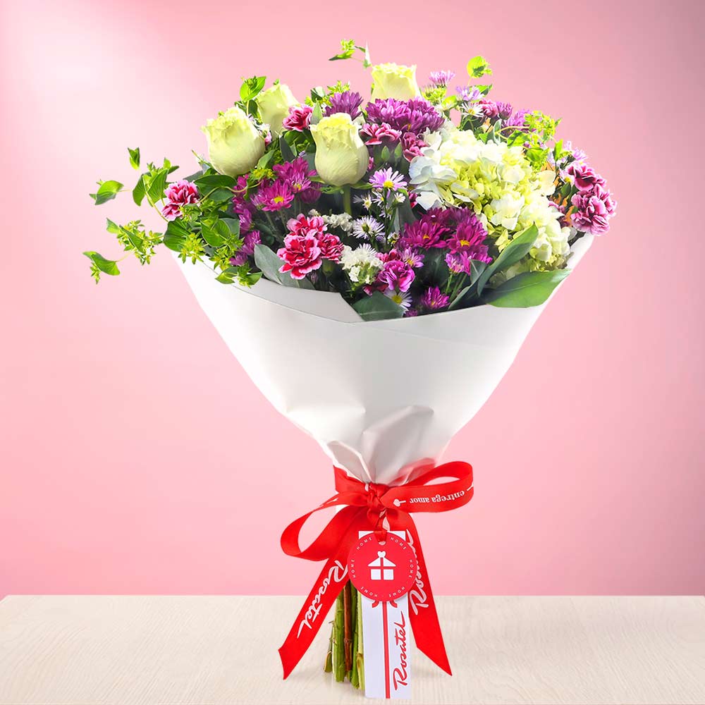 Ramo Rosas verdes y Follajes