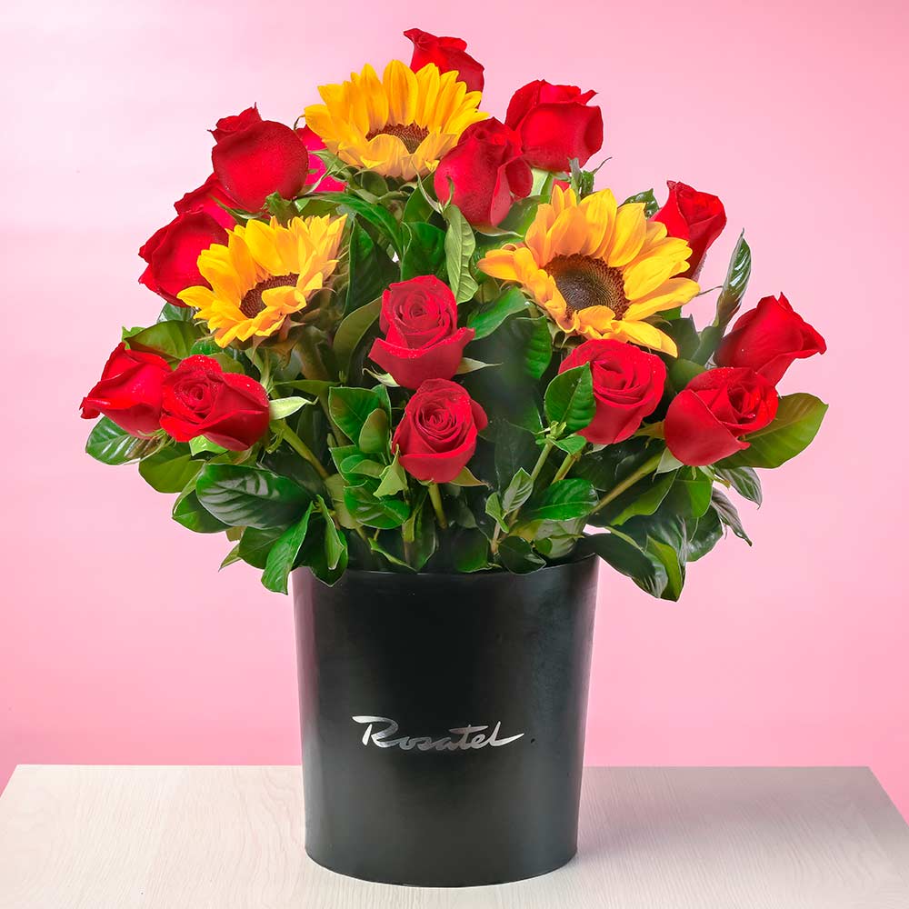 Sombrerera Negra Grande con Rosas y Girasoles