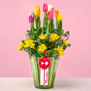 arreglo-de-tulipanes-y-flores