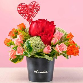 mini-arreglo-susurro-de-rosas-corazon