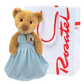 huguette-con-vestido-de-fiesta-celeste-en-bolsa