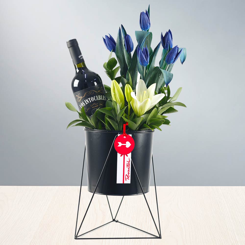 Arreglo de Tulipanes Vino Los Intocables