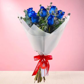 ramo-con-rosas-azules