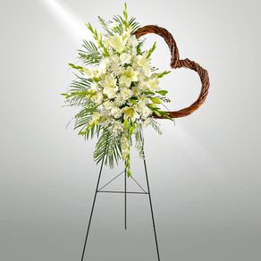 corona-funebre-azucenas-flores-y-corazon