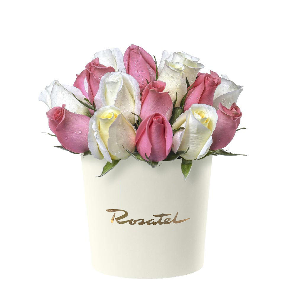Sombrerera Crema Mediana con 21 Rosas Rosadas y Cremas