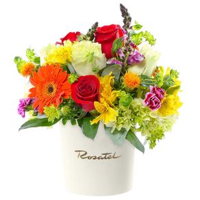 sombrerera-crema-con-rosas-primaverales