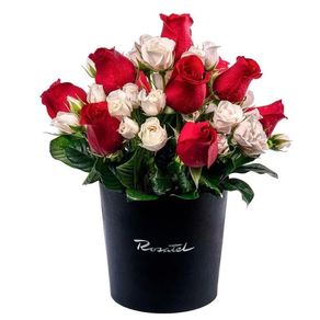 Sombrerera Negra Grande con 15 Rosas y Mini Rosas