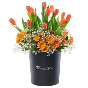 Sombrerera Negra Grande con 15 Tulipanes y Flores