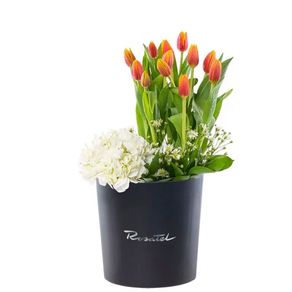 Sombrerera Negra Grande con 12 Tulipanes Hortensia y Flores
