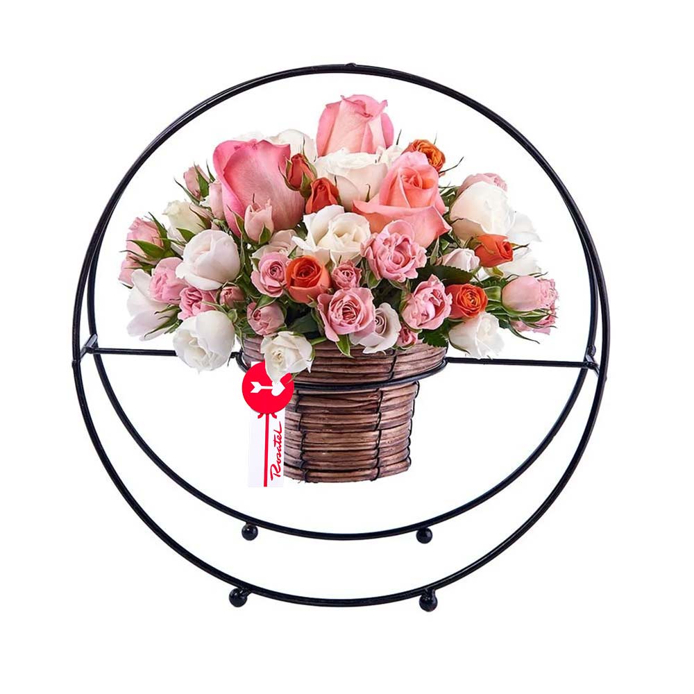 Canasta Detalle Aro con Rosas y Mini Rosas