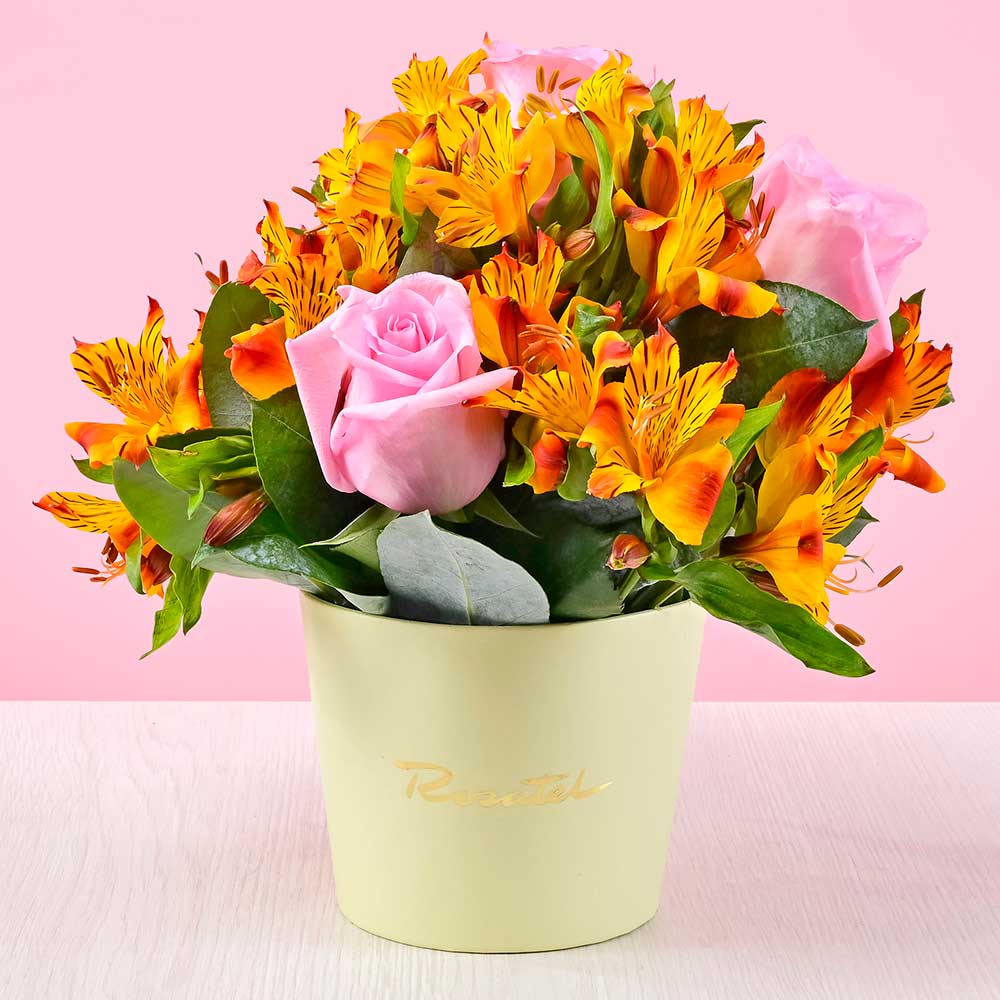 Mini Arreglo de Rosas Rosadas y Astromelias