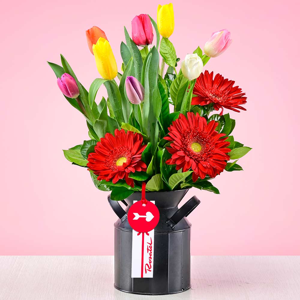 Arreglo de Tulipanes de Colores y Gerberas