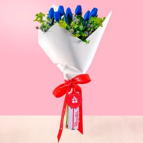 Ramo con Tulipanes Azules y Flores